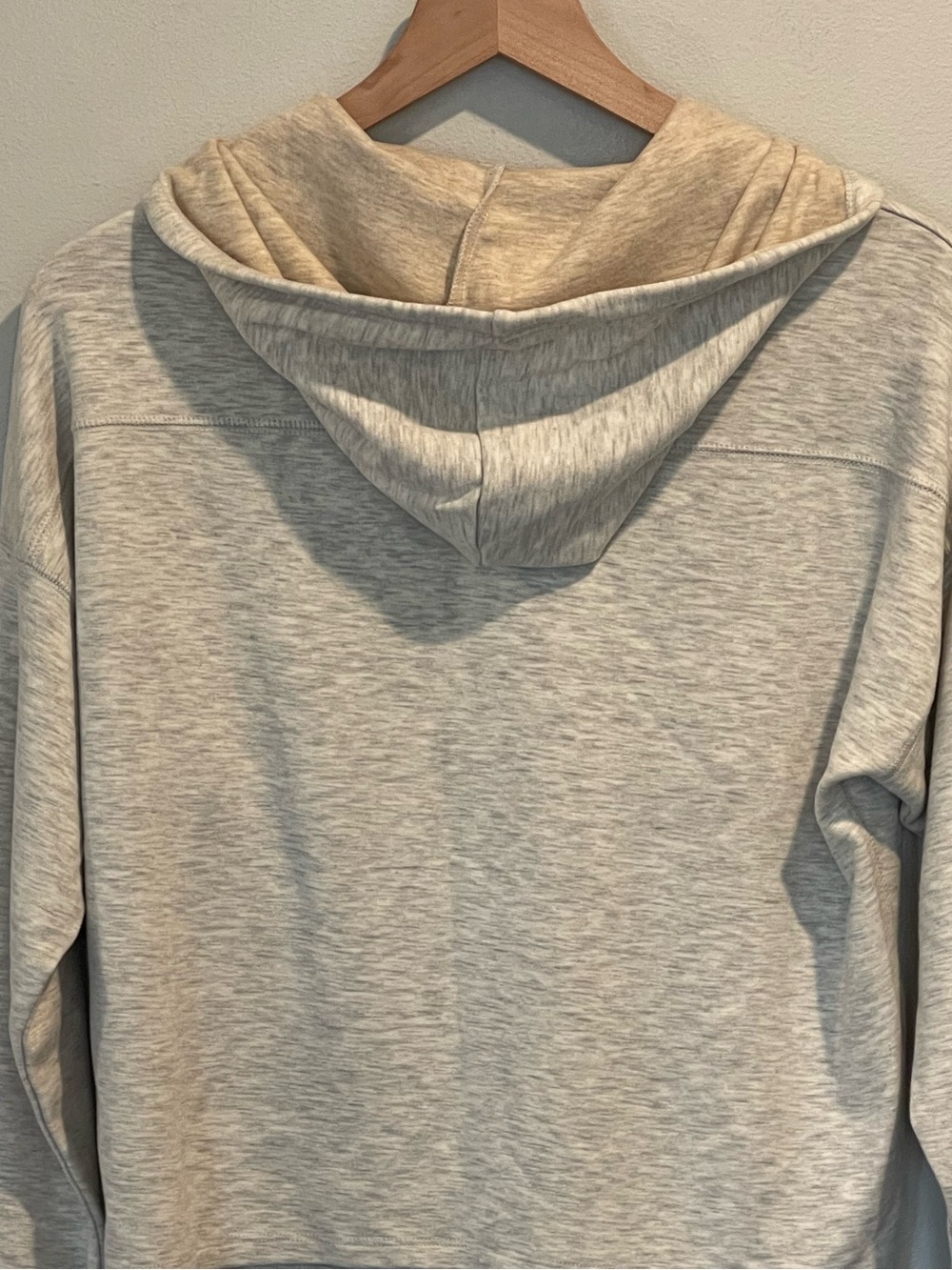 Barefoot Dreams Malibu Collection Butter Soft Hoodie, Heathered Cream, Sz. XS - Picture 16 of 16